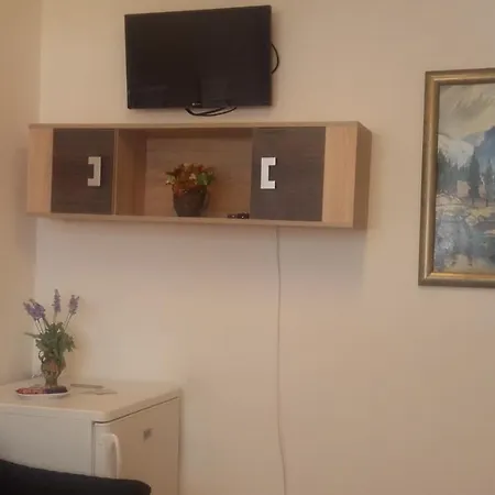 Apartmán 11 *