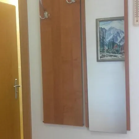 Apartmán 11 *
